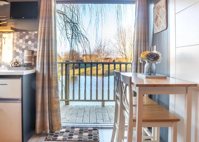 The Treehouse - Sleeps 4