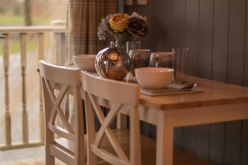 The Treehouse - Sleeps 4 Old Leake