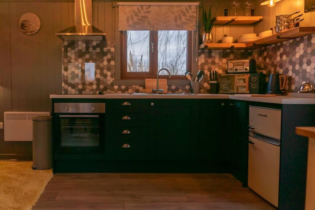 Chalet The Treehouse - Sleeps 4 Old Leake