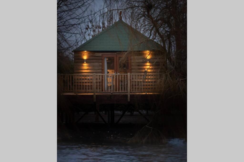 The Treehouse - Sleeps 4